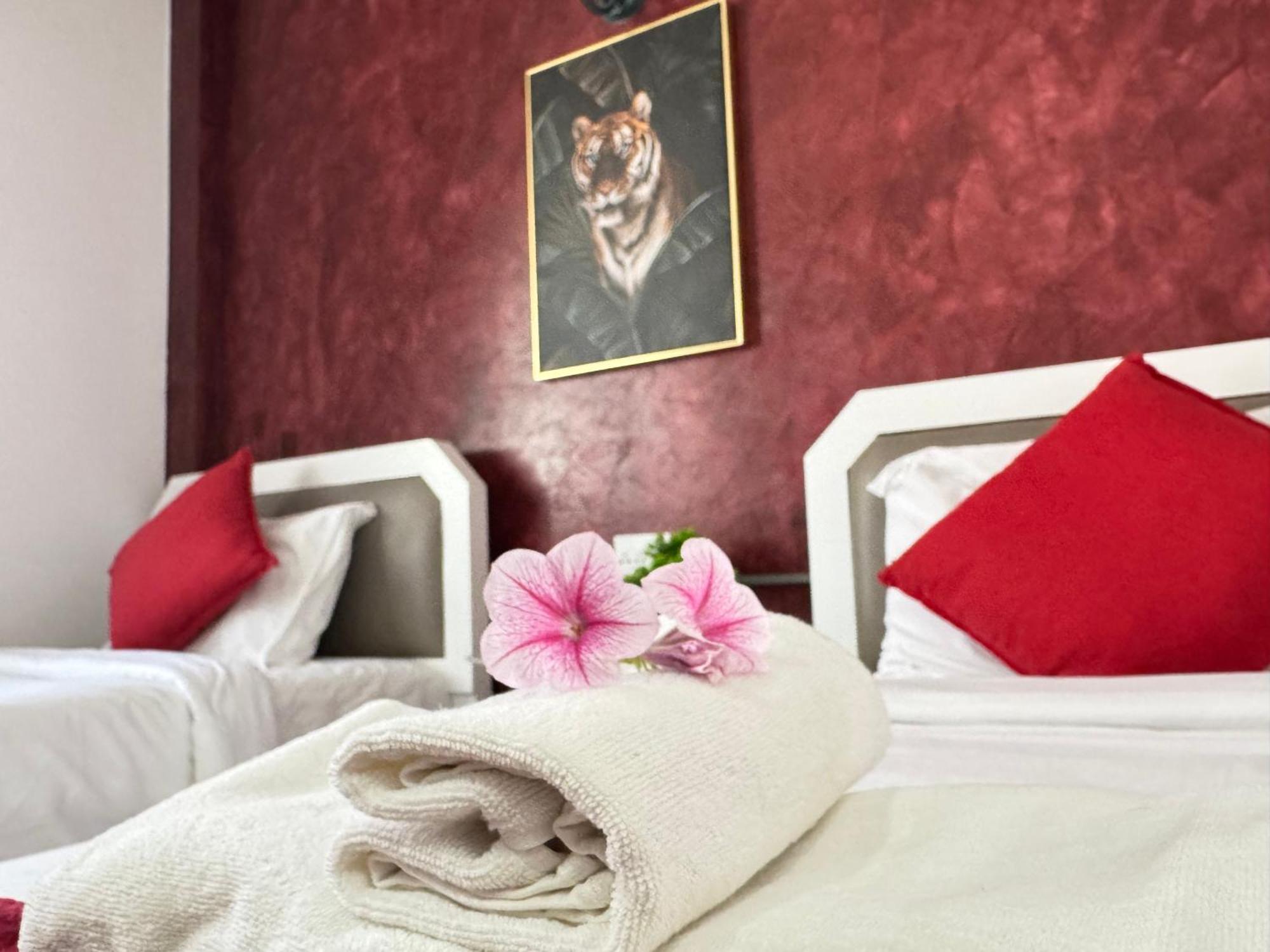 Venice Hotel Хуа Хин Екстериор снимка