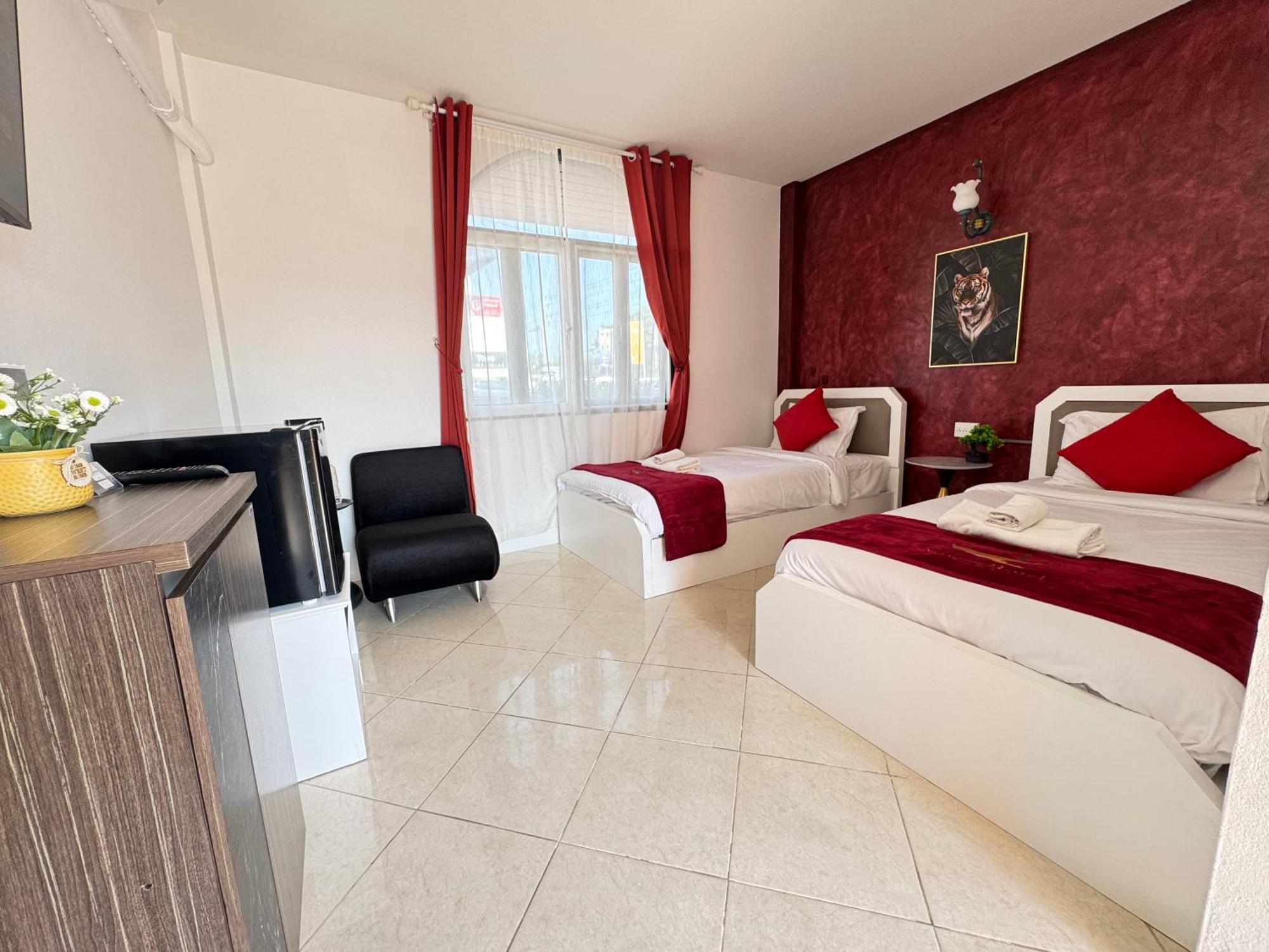 Venice Hotel Хуа Хин Екстериор снимка