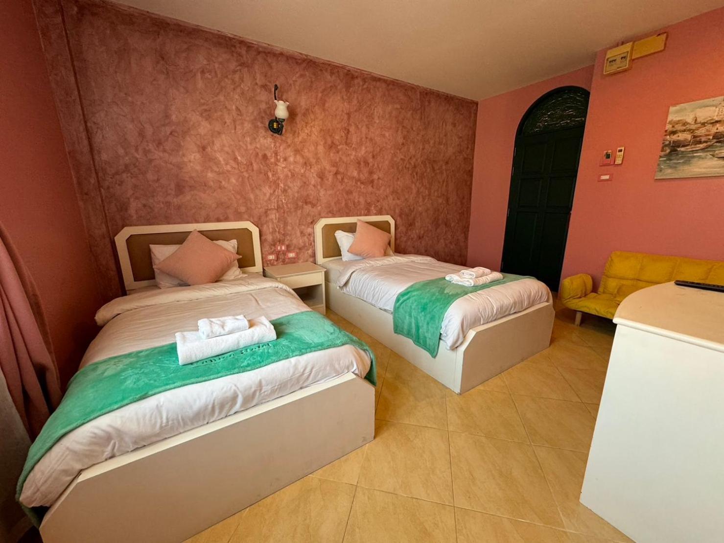 Venice Hotel Хуа Хин Екстериор снимка